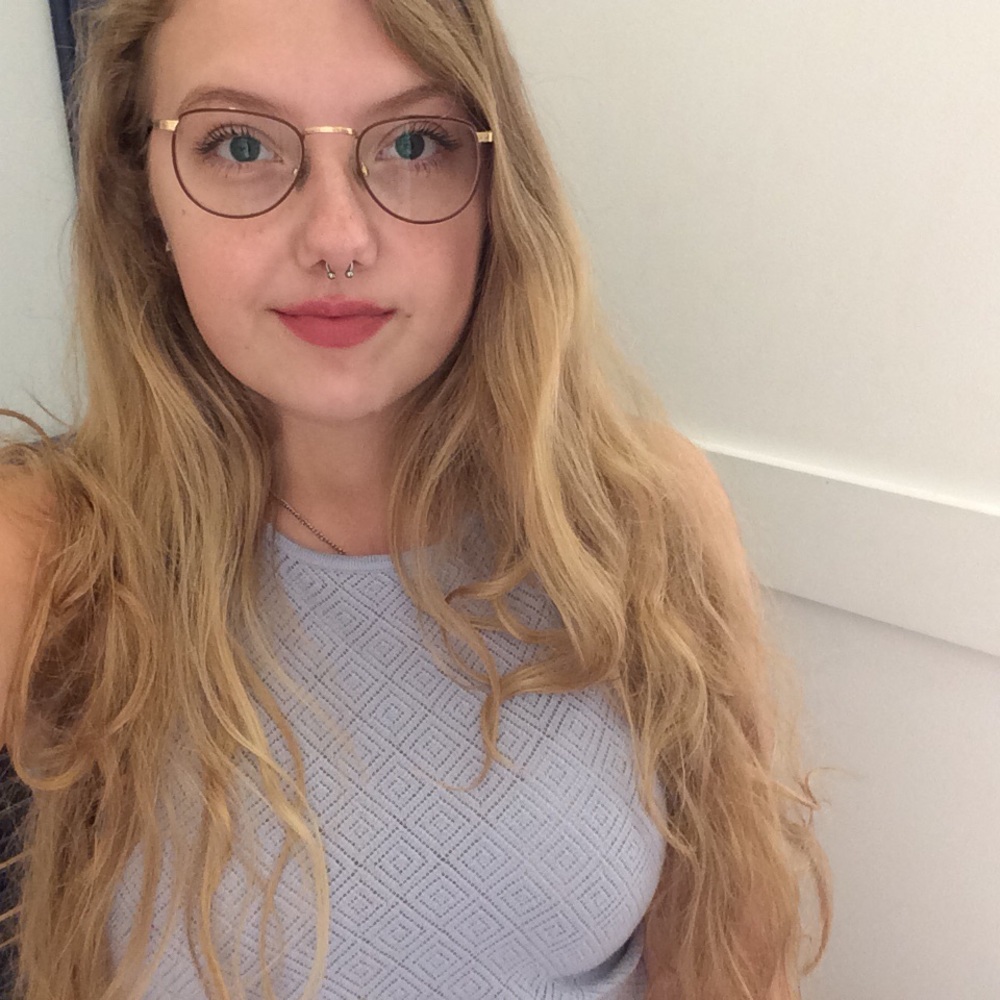 Meet your Posher, Lydia